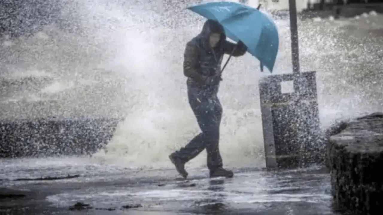 رياح تتجاوز 100 كيلومتر.. خرائط سقوط الأمطار في 5 ولايات حتى السبت المقبل